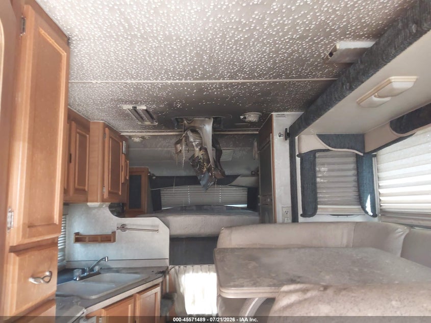 2004 LANCE 1181 TRUCK CAMPER auction photo 6