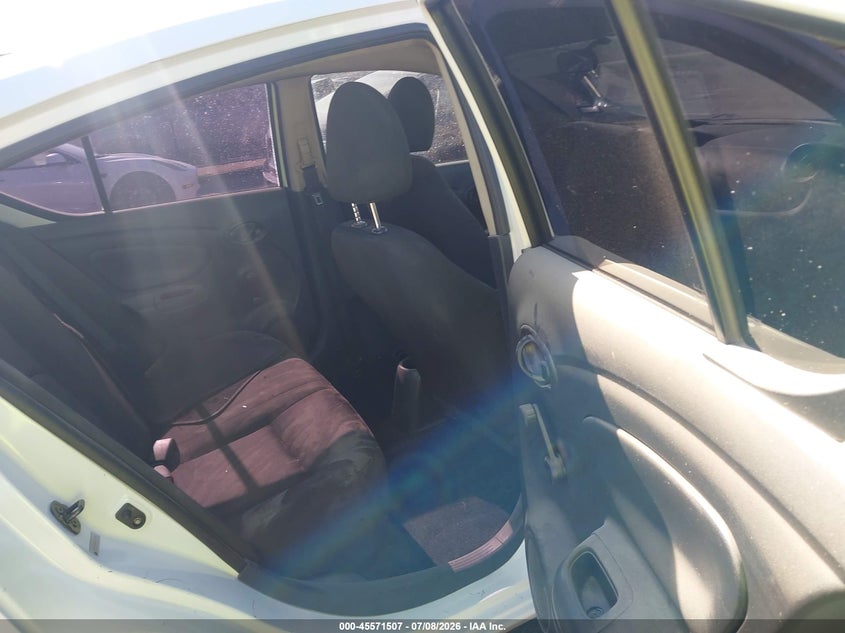 2019 NISSAN VERSA auction photo 8