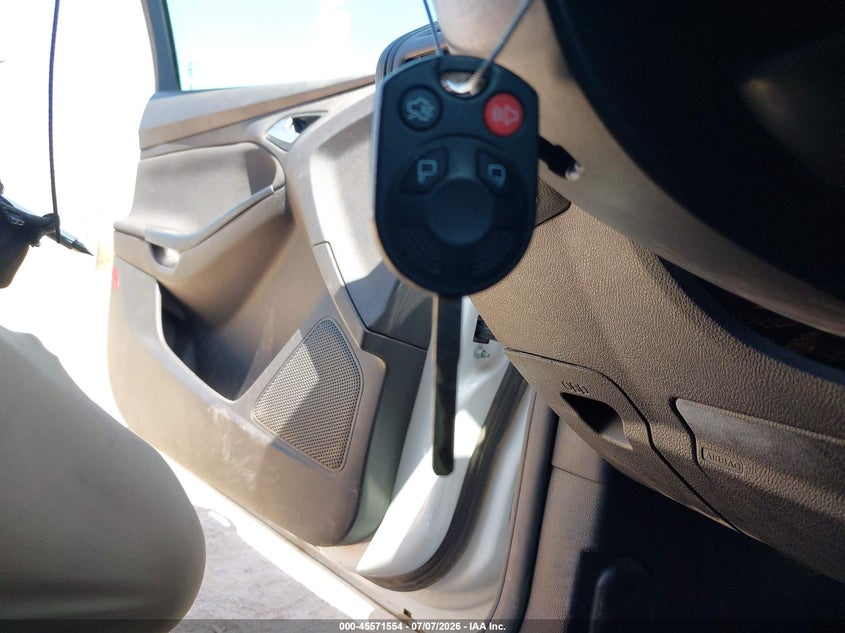 2014 FORD FOCUS SE · Фото 11