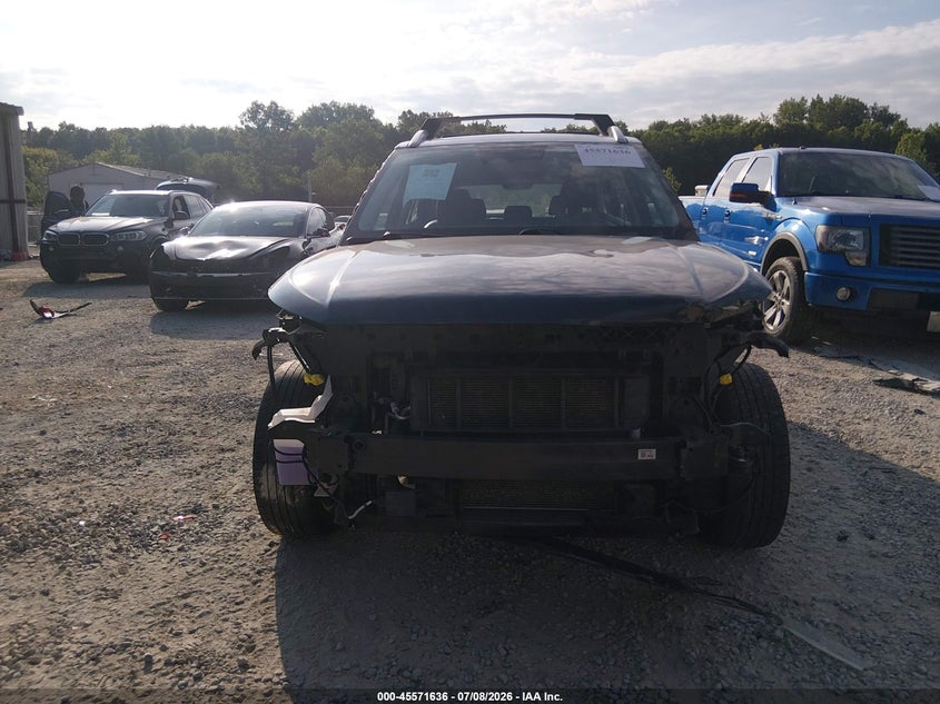2023 Hyundai Venue Limited VIN: KMHRC8A39PU213579 Lot: 45571636