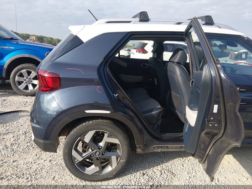 2023 Hyundai Venue Limited VIN: KMHRC8A39PU213579 Lot: 45571636