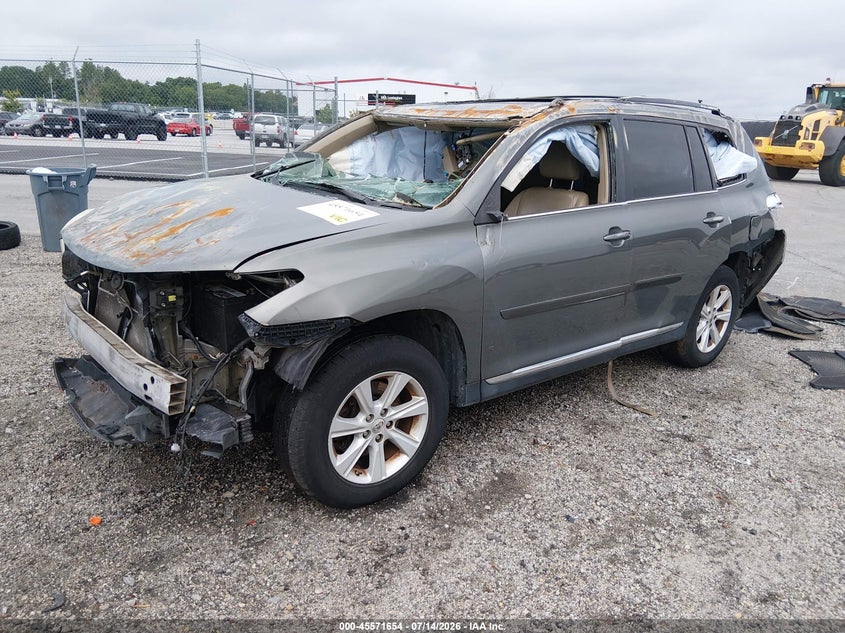 Vin: 5tdbk3ehxcs105942, lot: 46069984, toyota highlander se v6 20122