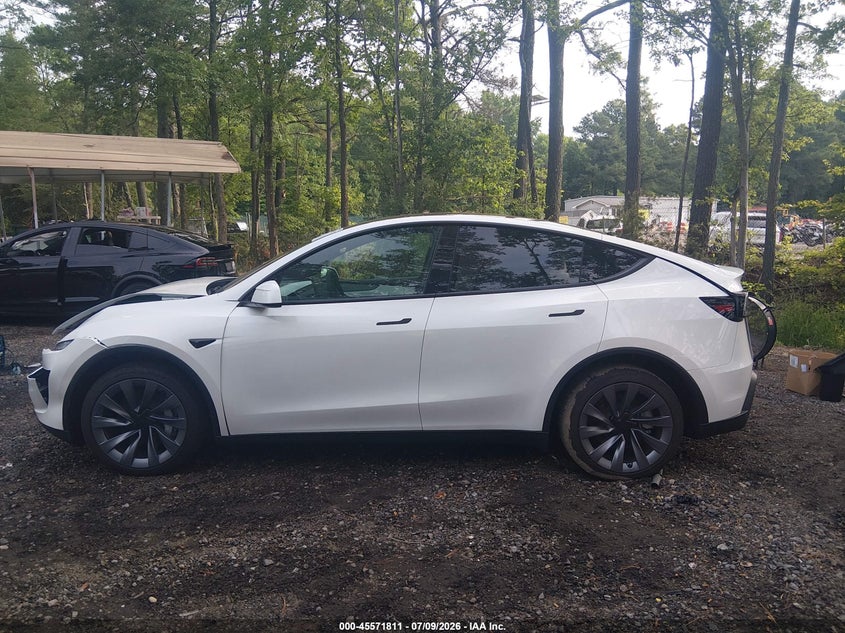 TESLA MODEL Y - zdjęcie 13