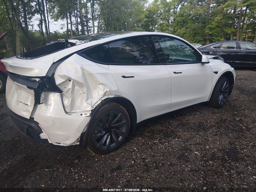 TESLA MODEL Y - zdjęcie 4