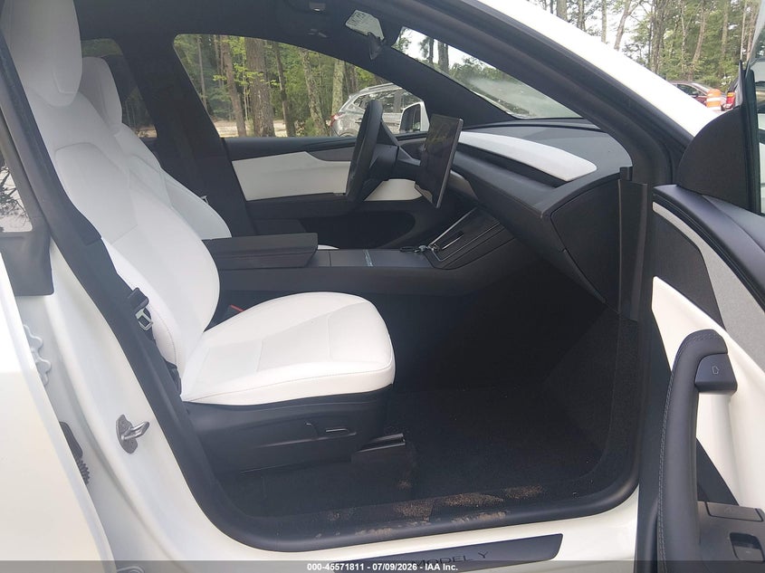 TESLA MODEL Y - zdjęcie 5