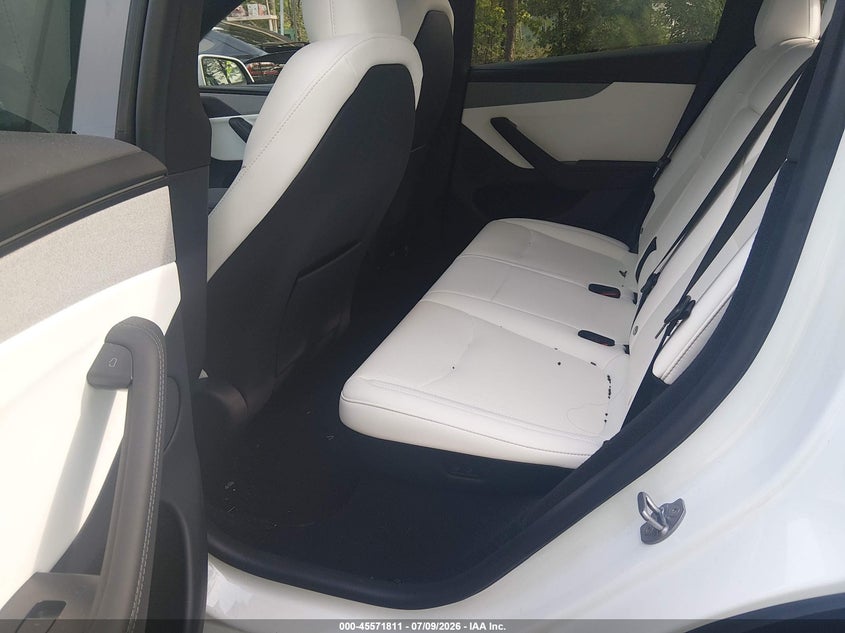 TESLA MODEL Y - zdjęcie 8