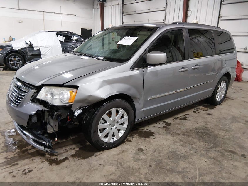 2013 Chrysler Town & Country Touring, Left Front, IAAI, VIN 2C4RC1BG9DR798346 — photo 2