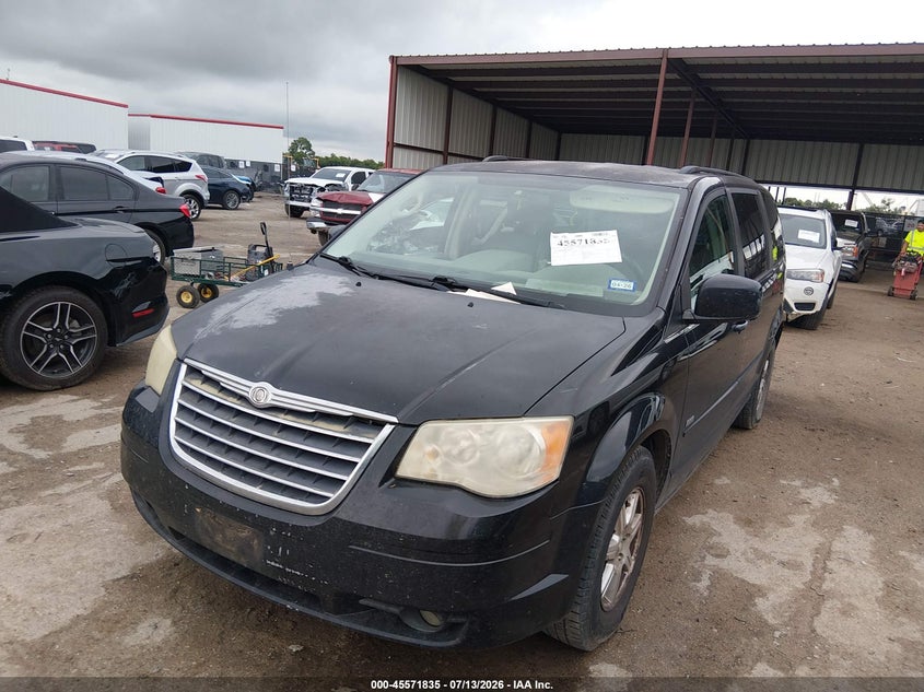 2008 CHRYSLER TOWN & COUNTRY auction photo 2