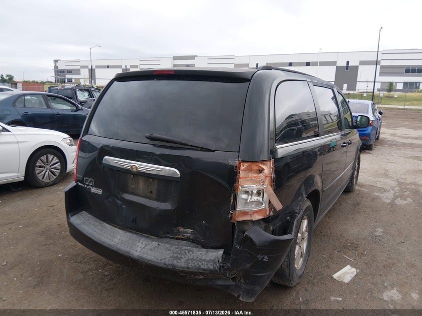 2008 CHRYSLER TOWN & COUNTRY auction photo 4