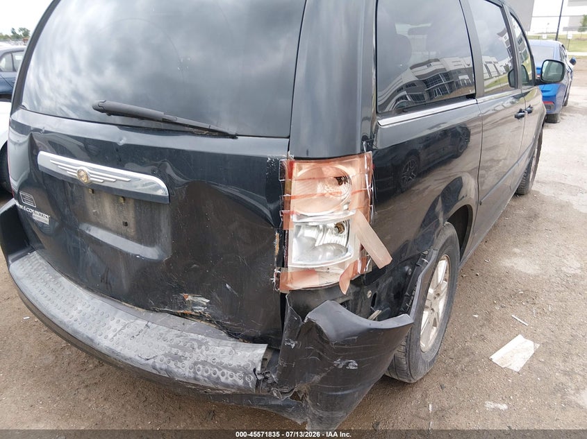 2008 CHRYSLER TOWN & COUNTRY auction photo 6