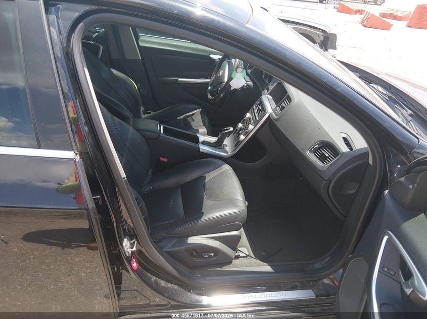 2017 VOLVO S60 INSCRIPTION auction photo 5