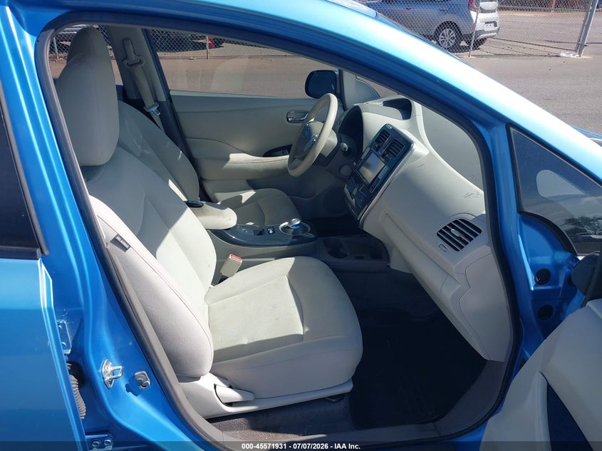 2011 NISSAN LEAF auction photo 5