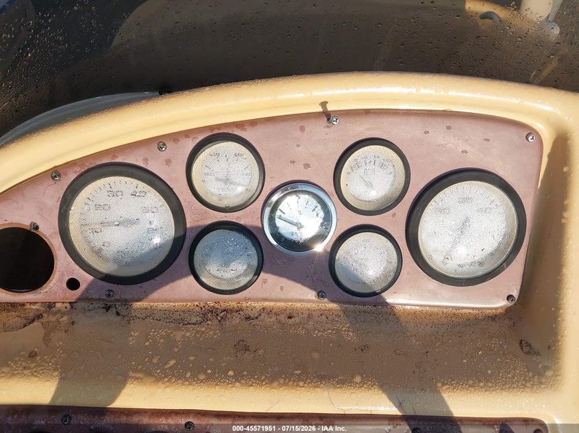 2000 FISHER PONTOON auction photo 7