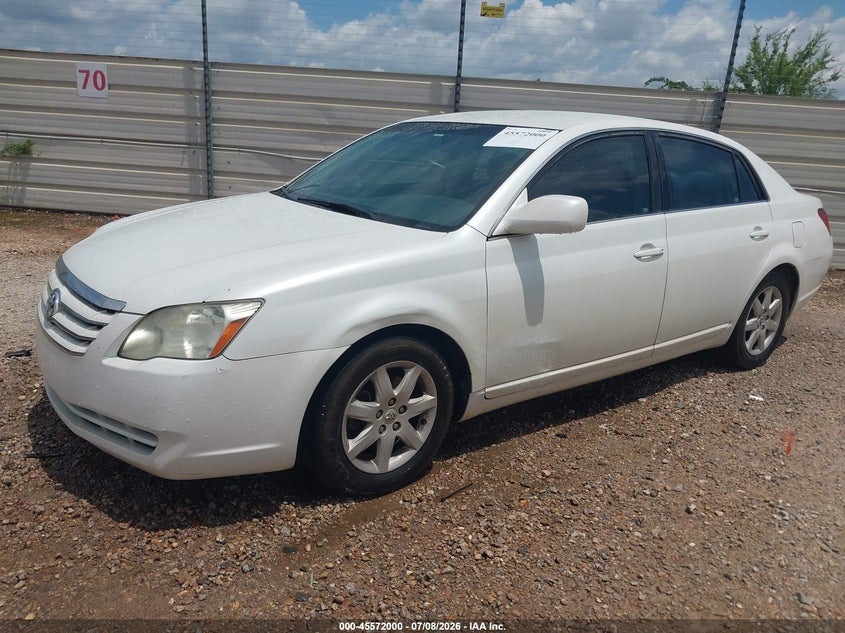 2005 Toyota Avalon, Front End, IAAI, VIN 4T1BK36B95U045513 — photo 2