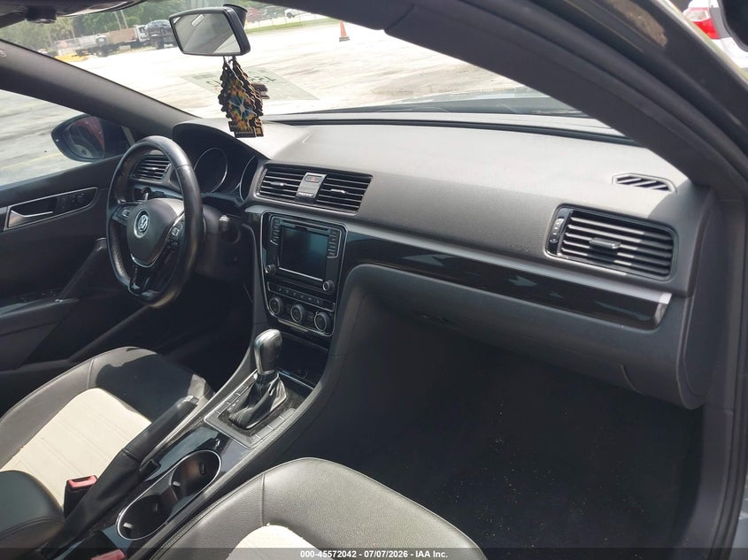 2018 VOLKSWAGEN PASSAT auction photo 5