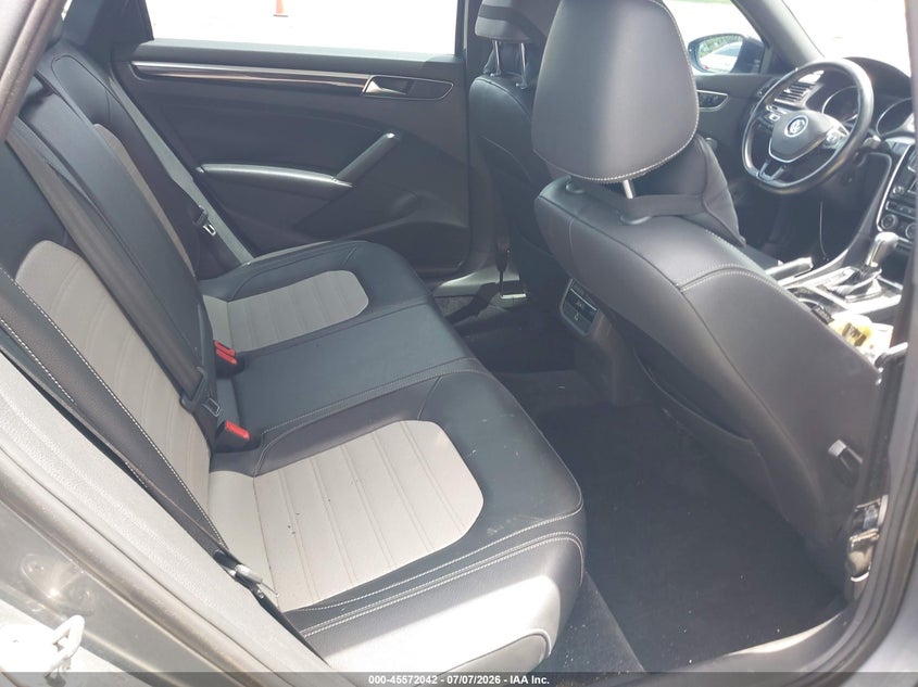 2018 VOLKSWAGEN PASSAT auction photo 8
