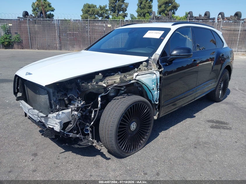 2023 BENTLEY BENTAYGA auction photo 2