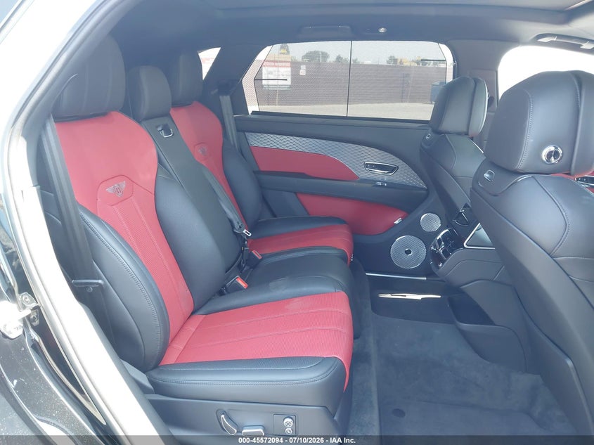 2023 BENTLEY BENTAYGA auction photo 8