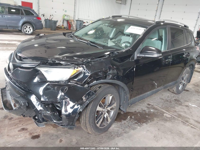2017 Toyota RAV 4, Front End, IAAI, VIN 2T3RFREV1HW628283 — photo 2