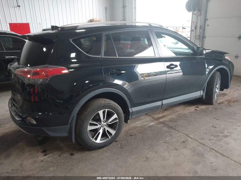2017 TOYOTA RAV4 auction photo 4