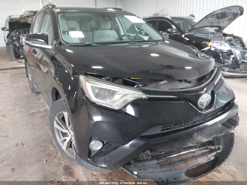 2017 TOYOTA RAV4 auction photo 6