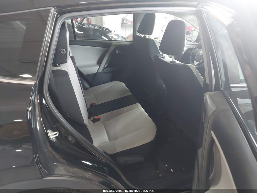 2017 TOYOTA RAV4 auction photo 8