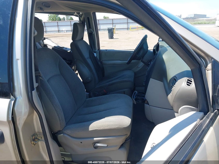 2005 DODGE CARAVAN auction photo 5