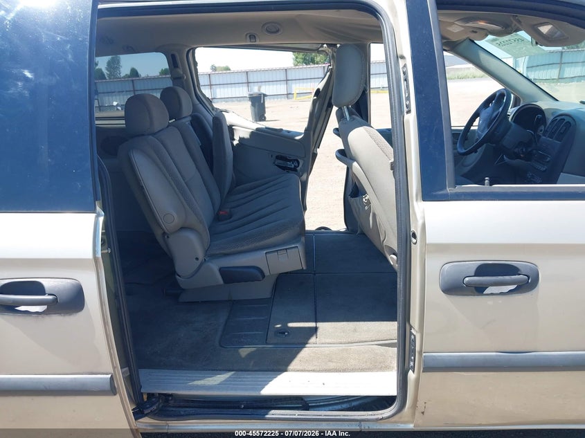 2005 DODGE CARAVAN auction photo 8