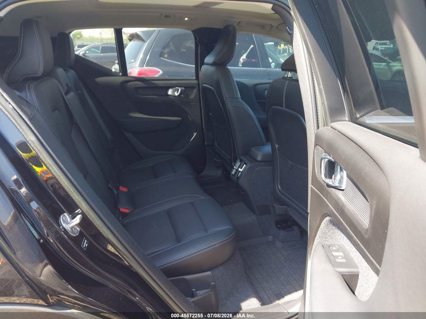 2023 Volvo Xc40 B5 Plus Bright Theme VIN: YV4L12UN2P2107395 Lot: 45572255