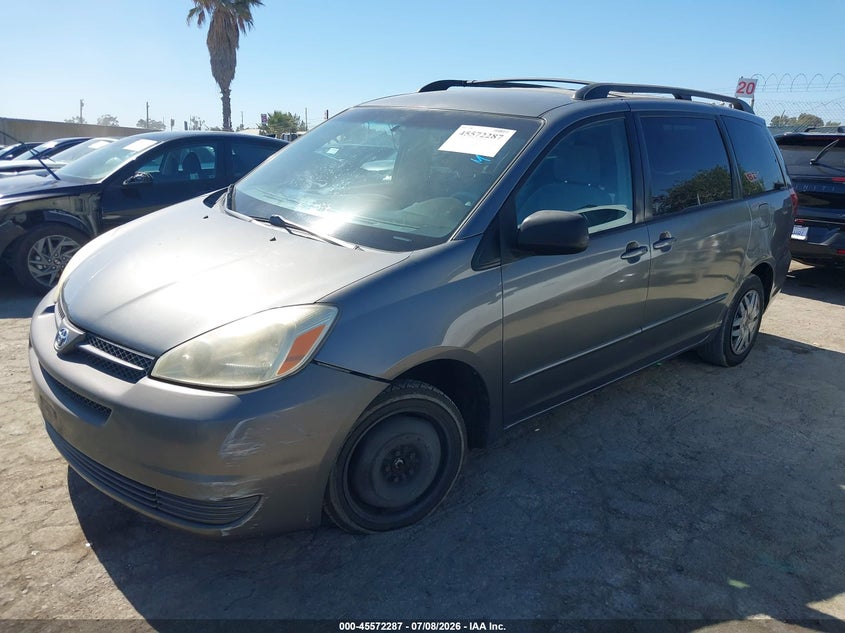 2005 TOYOTA SIENNA auction photo 2