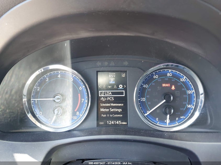 2018 TOYOTA COROLLA auction photo 7