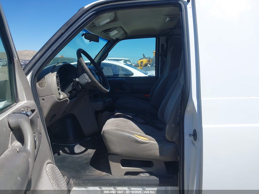 2002 CHEVROLET ASTRO auction photo 5