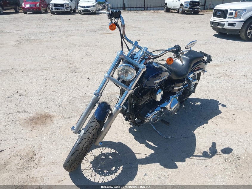 2012 HARLEY-DAVIDSON FXDC auction photo 2