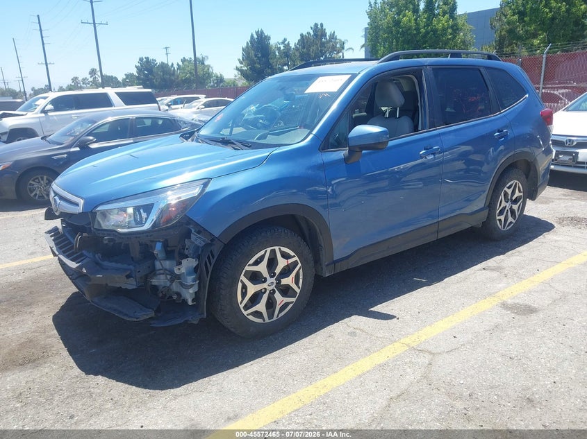 2020 Subaru Forester, Front End, IAAI, VIN JF2SKAJC4LH608550 — photo 2