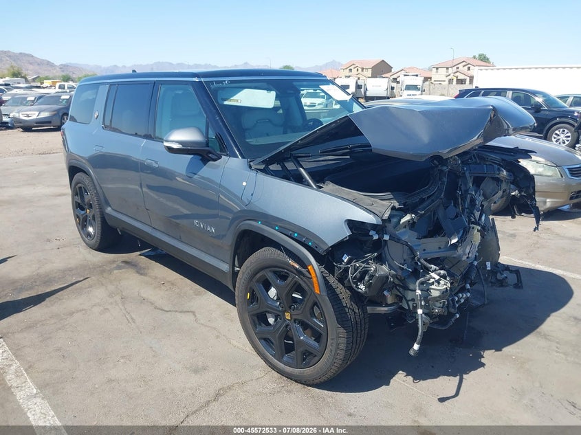 2024 RIVIAN R1S auction photo 1