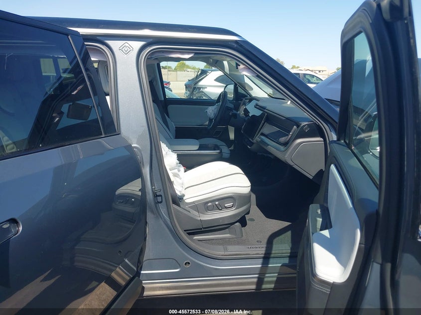 2024 RIVIAN R1S auction photo 5