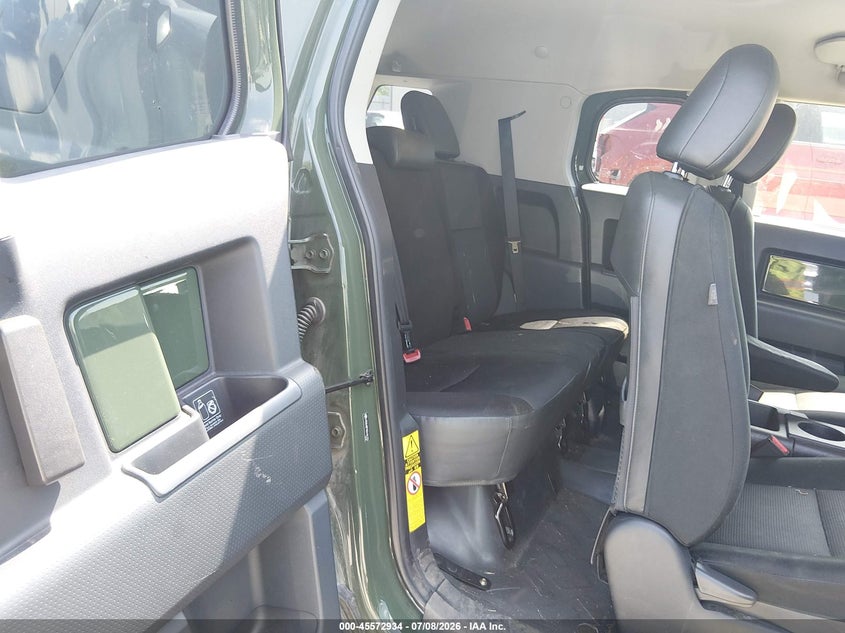 2014 TOYOTA FJ CRUISER auction photo 8