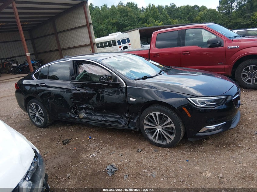 2018 Buick Regal Sportback Essence VIN: W04GP6SX7J1149485 Lot: 45572955