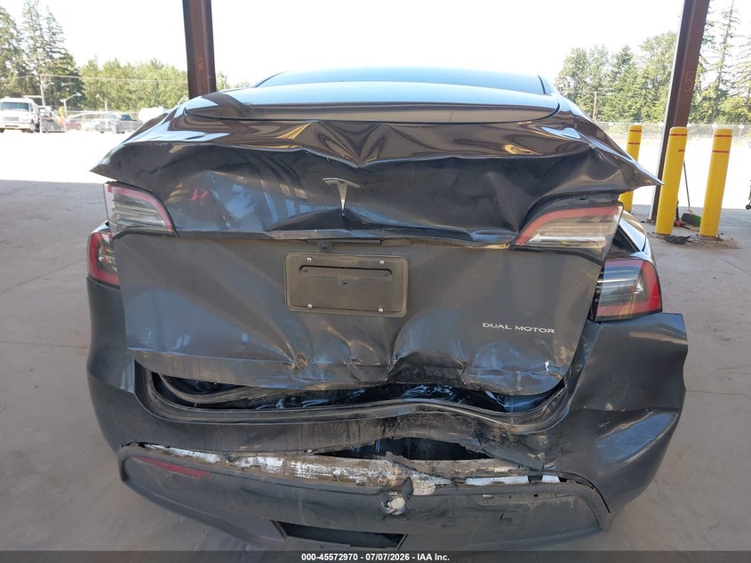2024 Tesla Model Y Long Range Dual Motor All-Wheel Drive VIN: 7SAYGAEE8RF170164 Lot: 45572970
