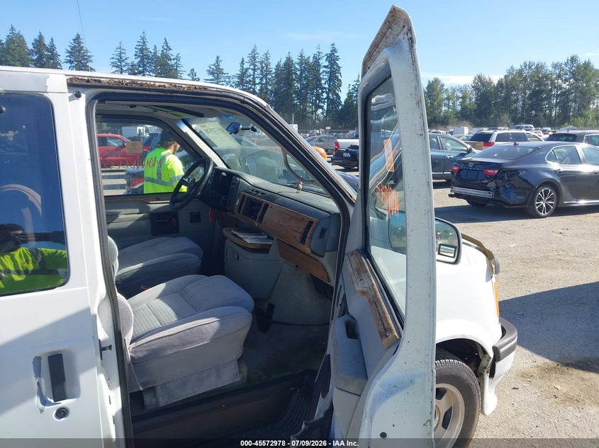 1992 CHEVROLET ASTRO auction photo 5