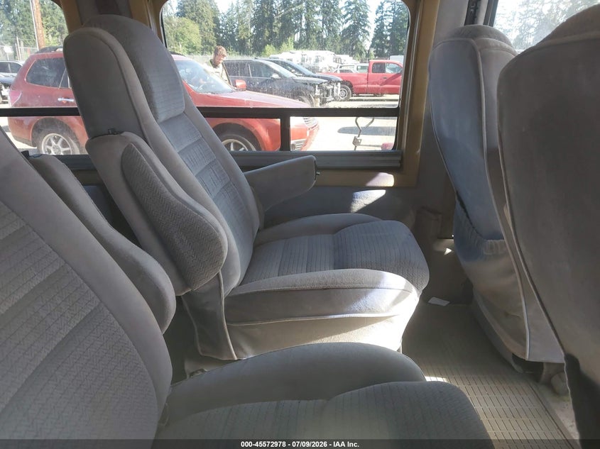1992 CHEVROLET ASTRO auction photo 8
