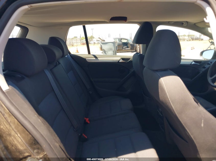 2013 Volkswagen Golf 2.5L 4-Door VIN: WVWDB7AJ9DW137467 Lot: 45573009
