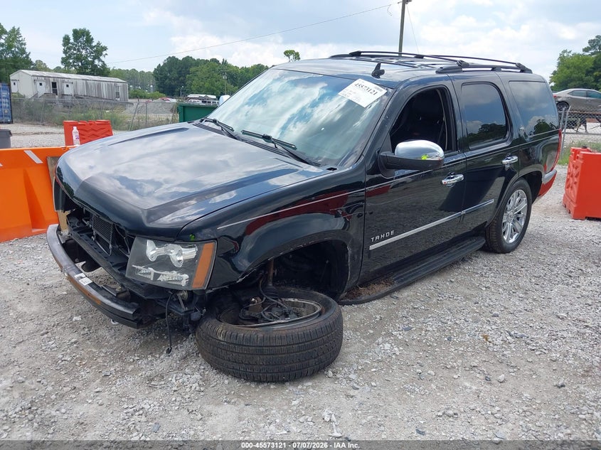 2011 Chevrolet Tahoe, Left Front, IAAI, VIN 1GNSKCE04BR283019 — photo 2