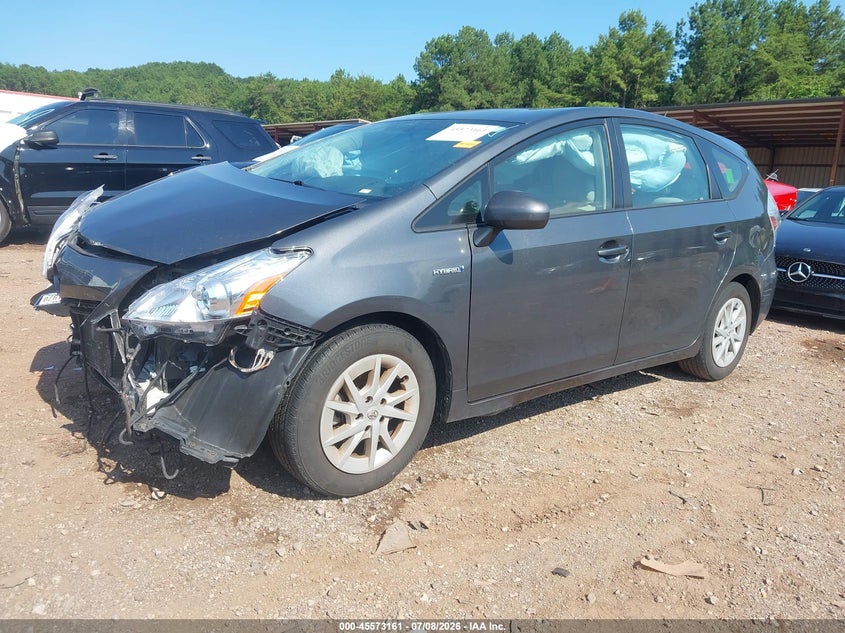 2013 Toyota Prius v (+), Front End, IAAI, VIN JTDZN3EU8D3235014 — photo 2