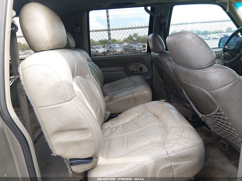 1999 CHEVROLET SUBURBAN auction photo 8