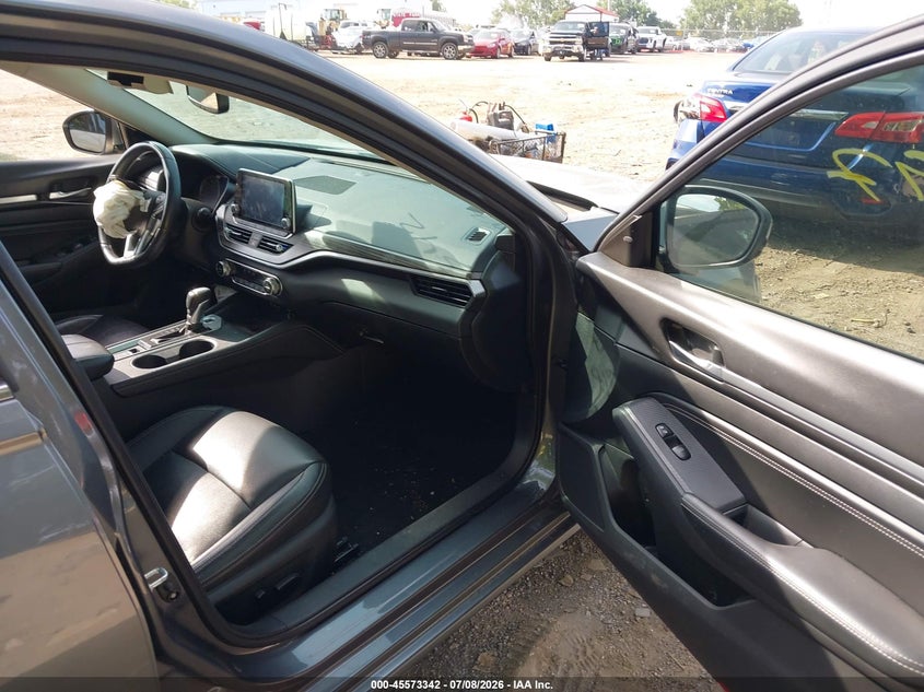 2019 NISSAN ALTIMA auction photo 5