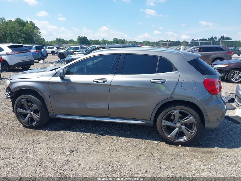 2015 MERCEDES-BENZ GLA 250 auction photo 3