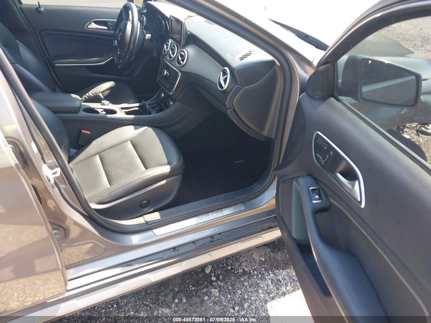 2015 MERCEDES-BENZ GLA 250 auction photo 5