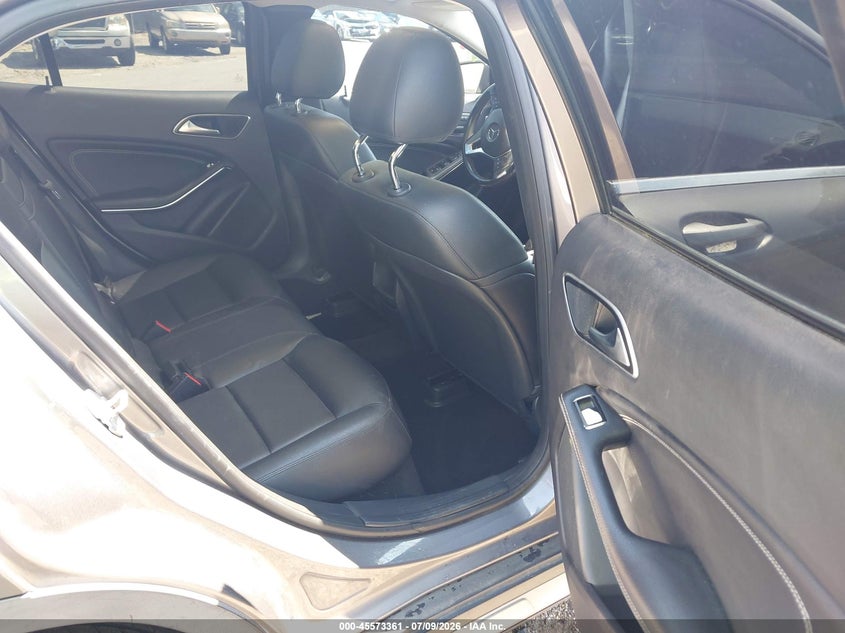 2015 MERCEDES-BENZ GLA 250 auction photo 8