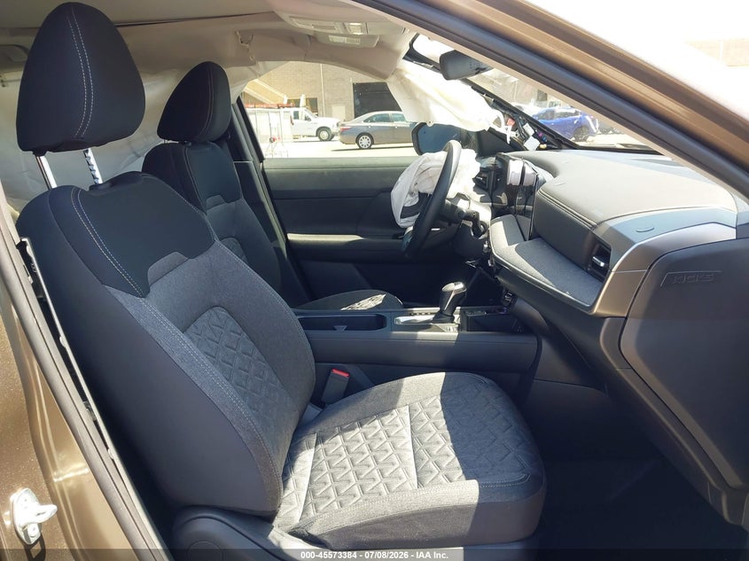 2026 NISSAN KICKS auction photo 5
